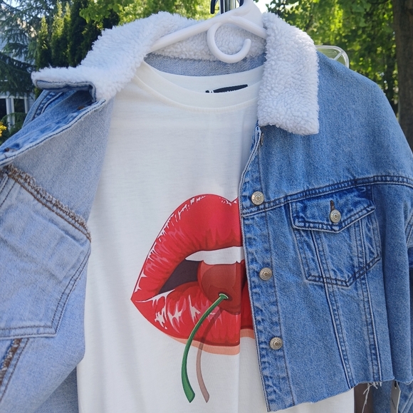 Forever 21 Jacket Denim Sherpa Trim Cropped with Raw Hem New - Picture 2 of 16